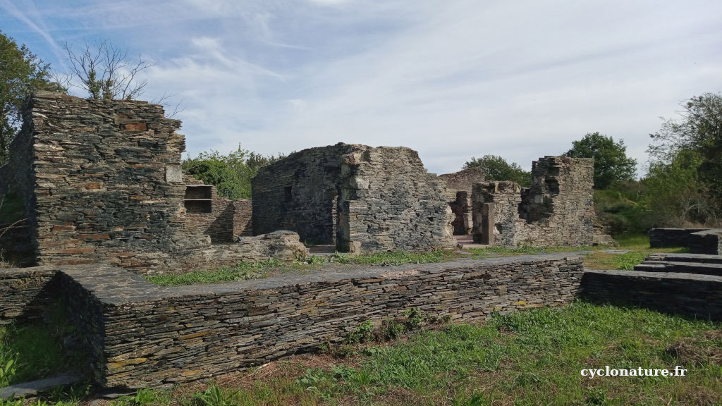 Favereaux le village en ruines des ardoisières de Trélazé