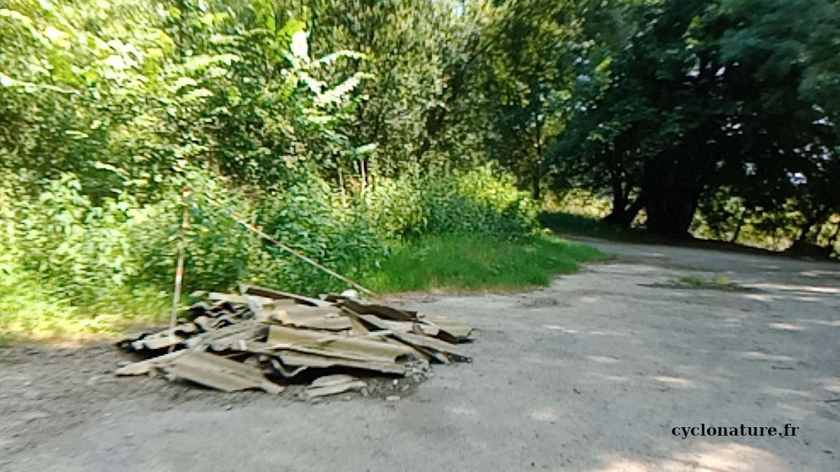 Angers: L'image du jour d'un dépôt sauvage