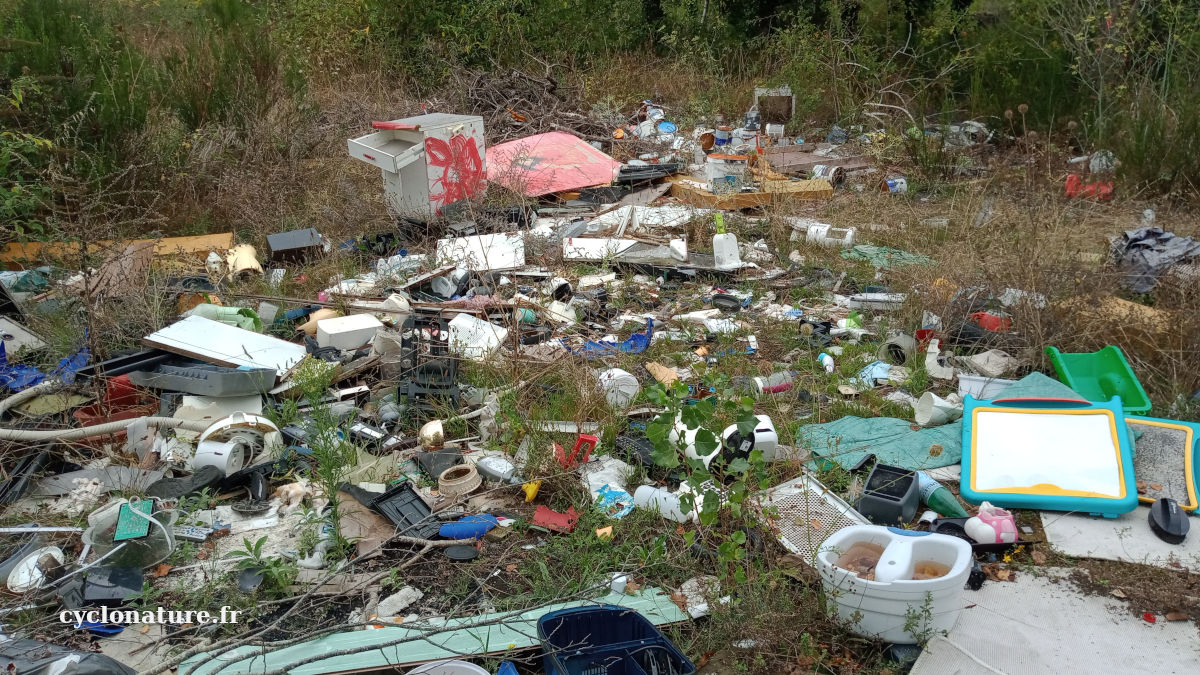 Dépôt sauvage au camping de Trélazé