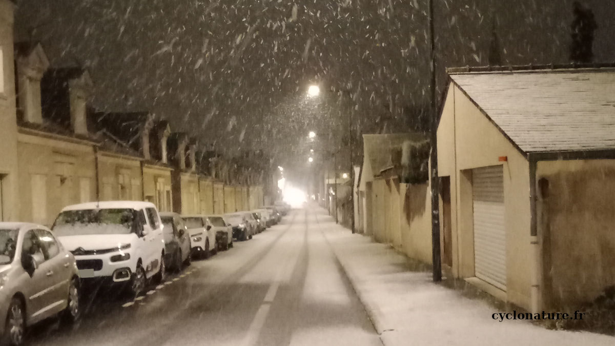 A vélo sous la neige à Angers