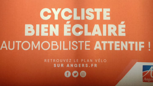 Campagne d'affichage cycliste visible à Angers