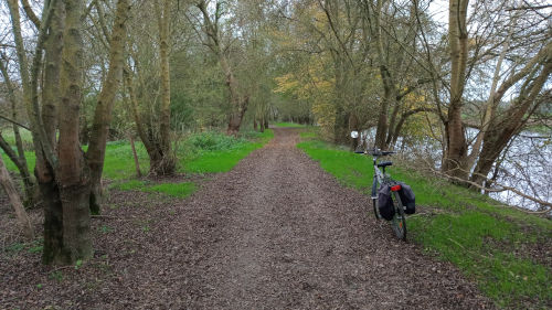 A vélo sur l'itinéraire cyclable de la Vélo Francette