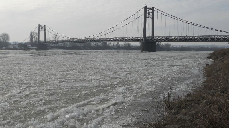 A vélo par moins 12 degrés au bord de la Loire qui commence à geler