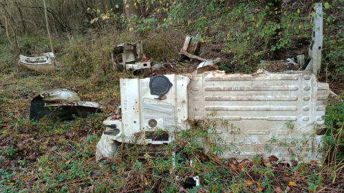 Nouvelles photos du véhicule coupé en morceaux à Angers