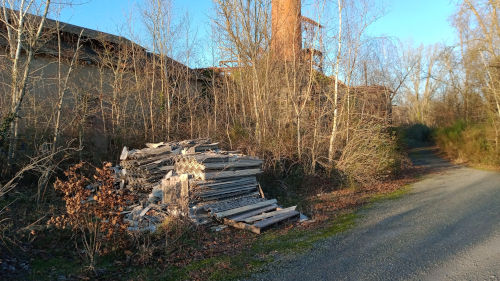 Trélazé: Découverte d'un dépôt sauvage de plaques en fibrociment sur le site des Ardoisières